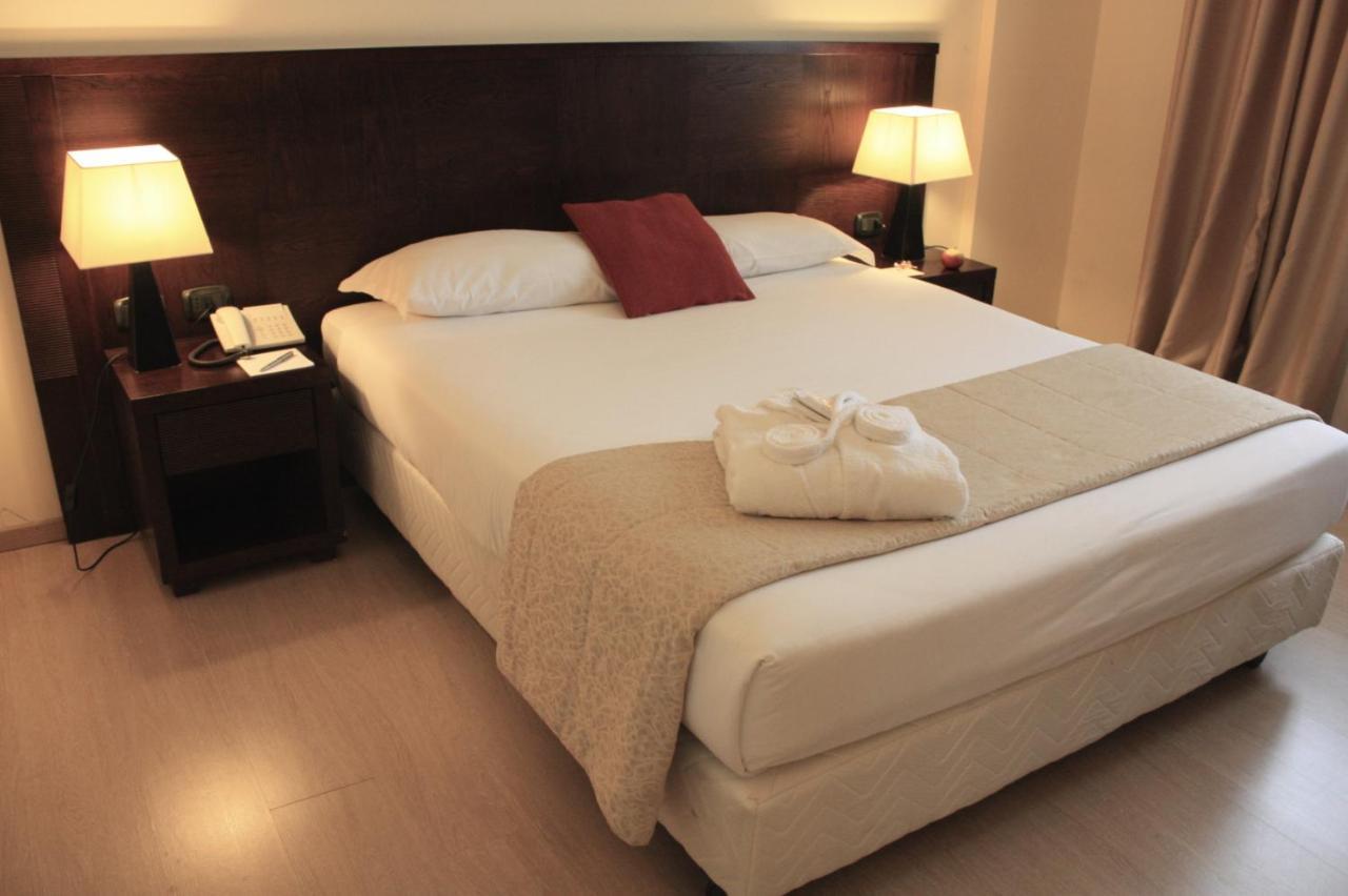 Ih La Mela Hotel